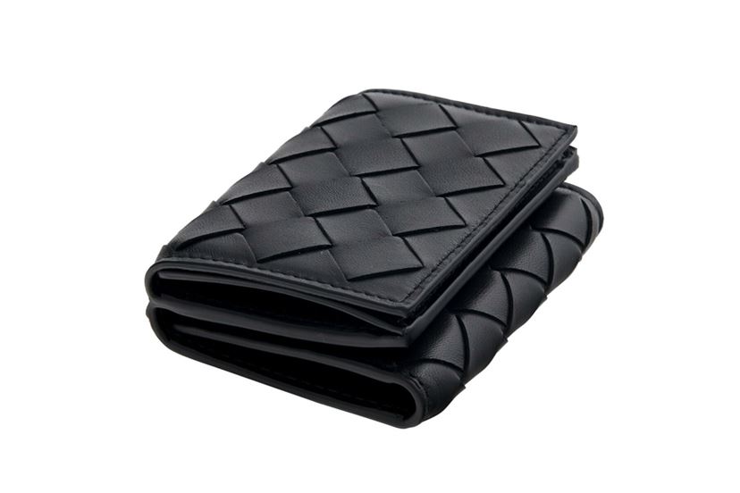男の三つ折り財布は黒 （ロエベ/LOEWE 財布 メンズ TRIFOLD