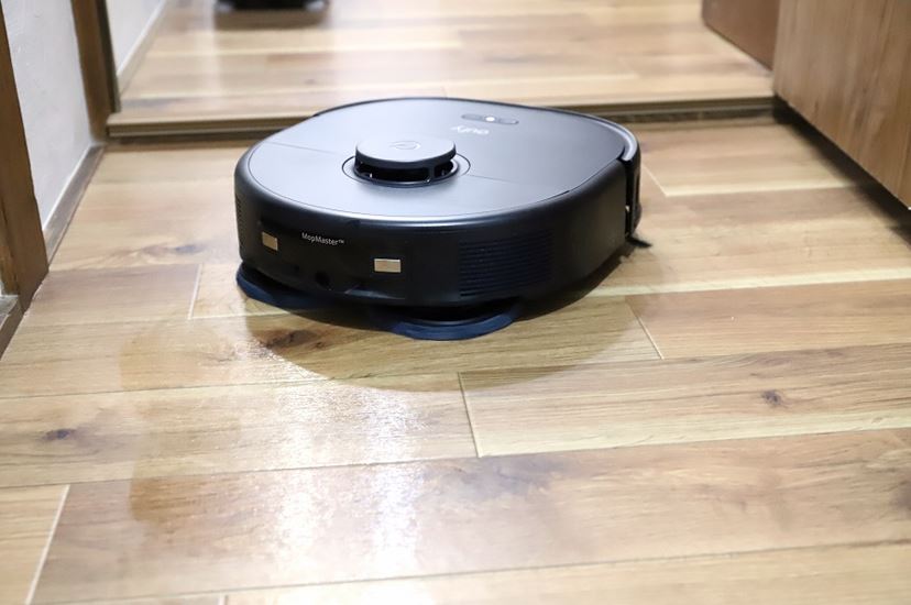 10万円切りの最上級ロボット掃除機は本当に“使えるのか”!? 猫の