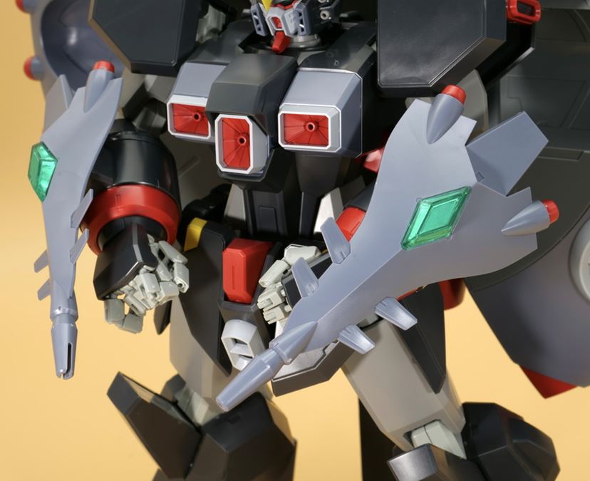 全高約39cm！ MAにも変形可能な超巨大ガンプラ「HG デストロイ