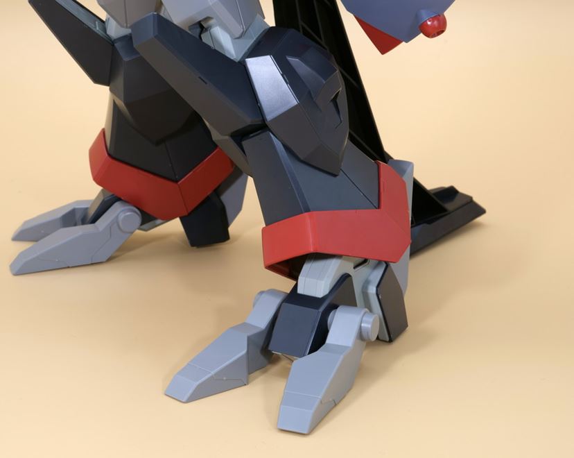 全高約39cm！ MAにも変形可能な超巨大ガンプラ「HG デストロイ