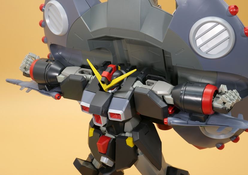 全高約39cm！ MAにも変形可能な超巨大ガンプラ「HG デストロイ