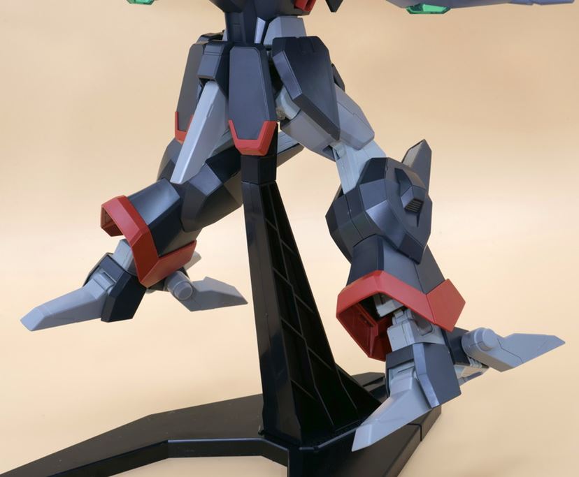 全高約39cm！ MAにも変形可能な超巨大ガンプラ「HG デストロイ