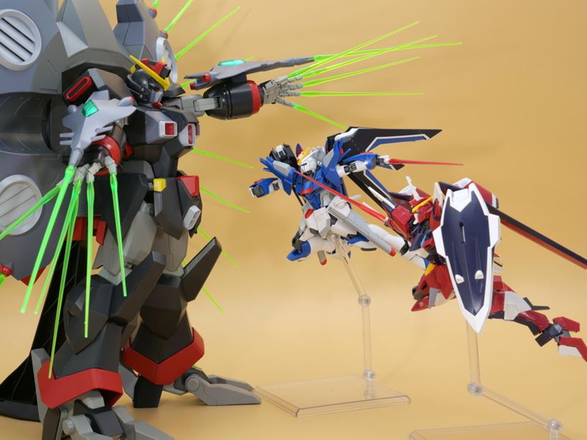 全高約39cm！ MAにも変形可能な超巨大ガンプラ「HG デストロイガンダム」組み立て徹底レビュー - 価格.comマガジン