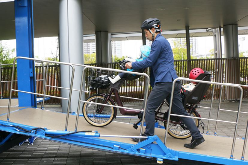 押し歩きが楽々！ 子どもの送迎に使う電動アシスト自転車には「ギュット・アニーズ・DX・押し歩き」がいい - 価格.comマガジン