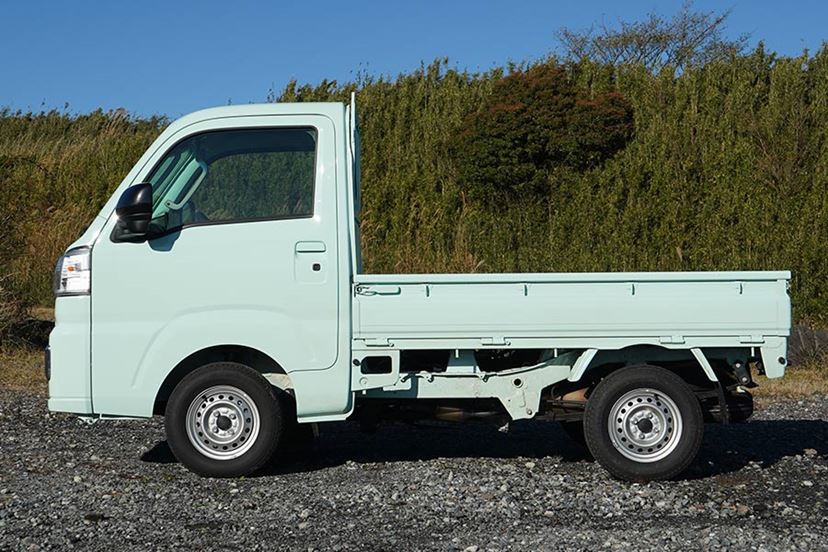 軽トラの運転に快楽はあるのか!？ ダイハツ「ハイゼットトラック」を山道でテスト - 価格.comマガジン