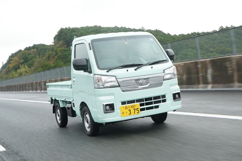 軽トラの運転に快楽はあるのか!？ ダイハツ「ハイゼットトラック」を山道でテスト - 価格.comマガジン