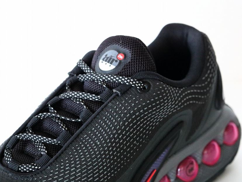 NIKE ナイキ エア マックス Dn SP 未来的デザイン 履き心地抜群 NIKE ナイキ エア マックス Dn SP 未来的デザイン 履き心地抜群