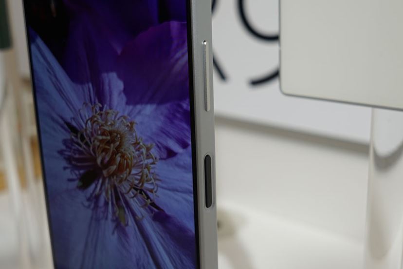 お手ごろ価格のシャープ「AQUOS R9」と「AQUOS wish4」速報