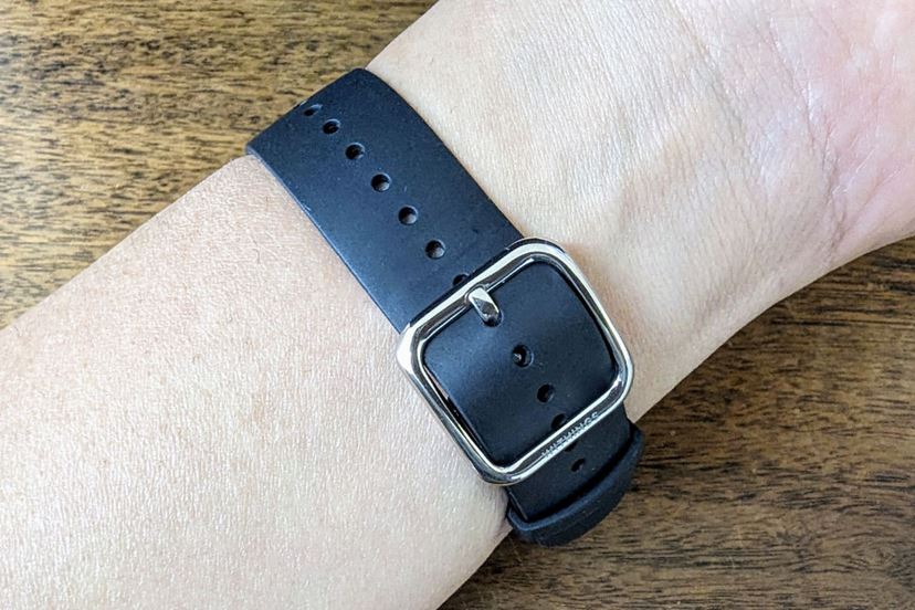 スーツが似合うおしゃれ顔! フランス発のハイブリッドスマート スーツが似合うおしゃれ顔! フランス発のハイブリッドスマート