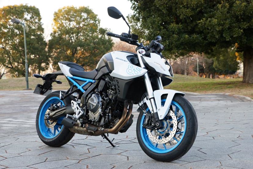 2気筒とは思えない不思議なフィーリング！ スズキ「GSX-8S」の走りを