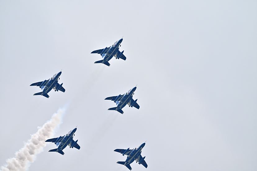 ニコンの新型「Z6III」ならカメラ初心者でもブルーインパルスが撮れる