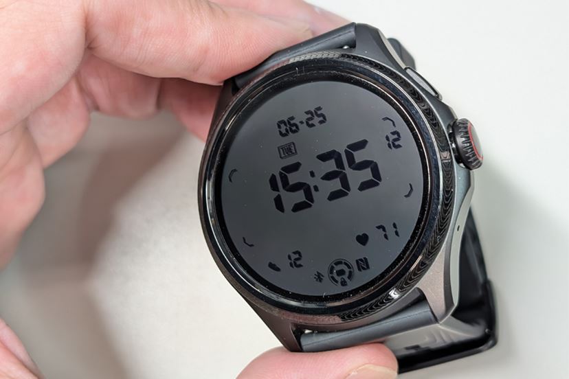 アウトドア仕様の「TicWatch Pro 5 Enduro」！ Googleアプリも対応で