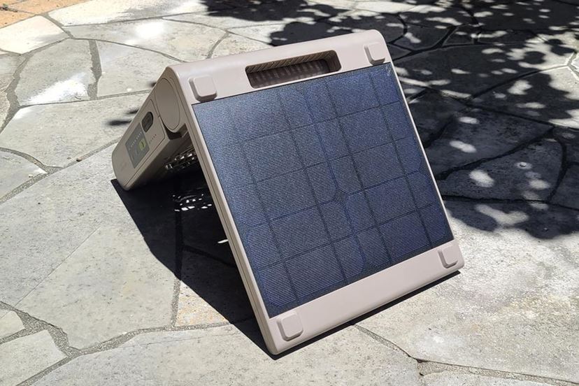 太陽光で発電できる扇風機！ 「ソーラーパワーファン2」の実用性