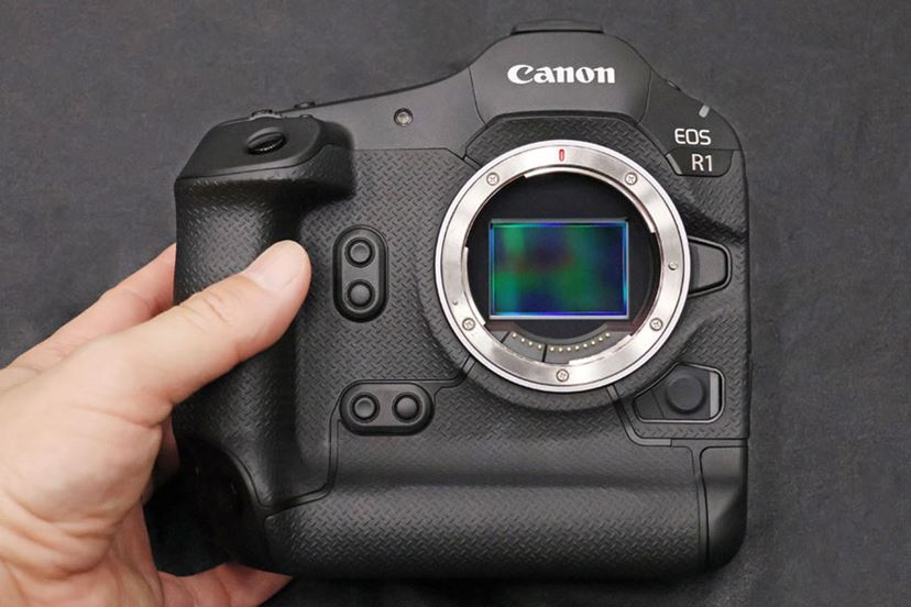 EOS R1」誕生！ ついにキヤノンもミラーレスがフラッグシップに - 価格