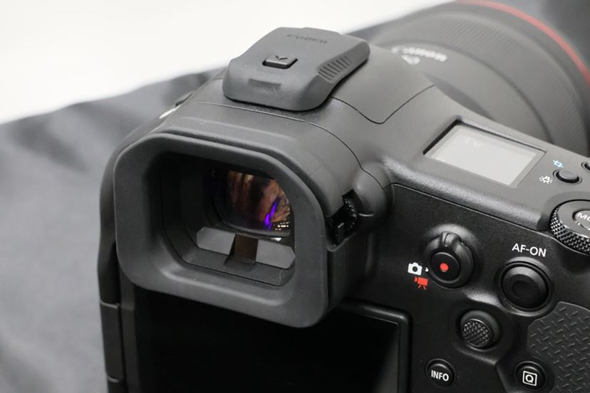 EOS R1」誕生! ついにキヤノンもミラーレスがフラッグシップに EOS R1」誕生! ついにキヤノンもミラーレスがフラッグシップに