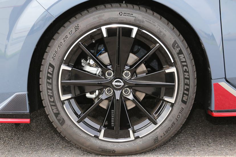 新登場「ノートオーラニスモ」4WDに試乗！実感した旋回性と運転の楽し