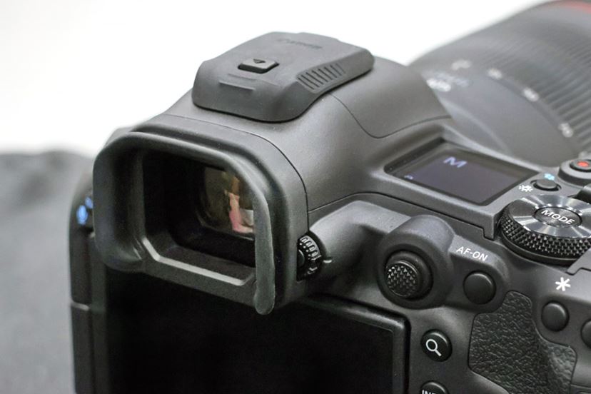 ハイアマチュア向けの本命「EOS R5 Mark II」も登場! 「EOS R1 ハイアマチュア向けの本命「EOS R5 Mark II」も登場! 「EOS R1