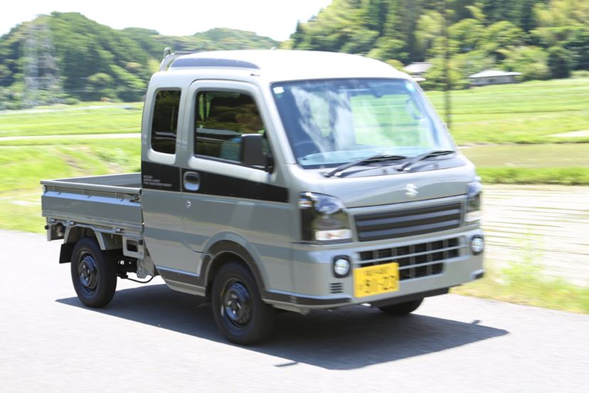 軽トラ”が楽しすぎる！スズキ「スーパーキャリイ」（5MT）初の特別仕様車に試乗 - 価格.comマガジン