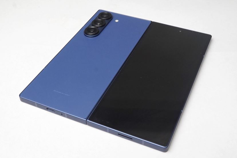 折りたたみスマホ「Galaxy Z Fold6」レビュー！ 薄さと軽さに