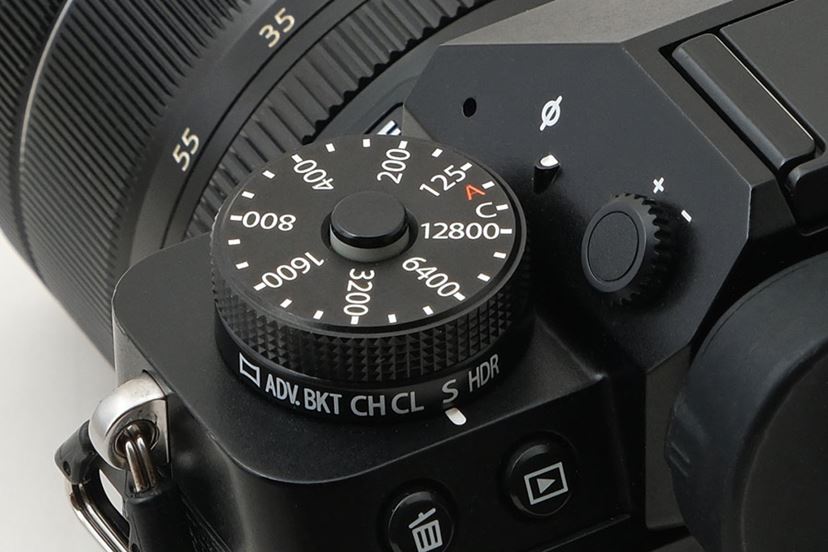 X-T50」と「X-T5」のどっちを選ぶ？ 富士フイルムの人気ミラーレスを 
