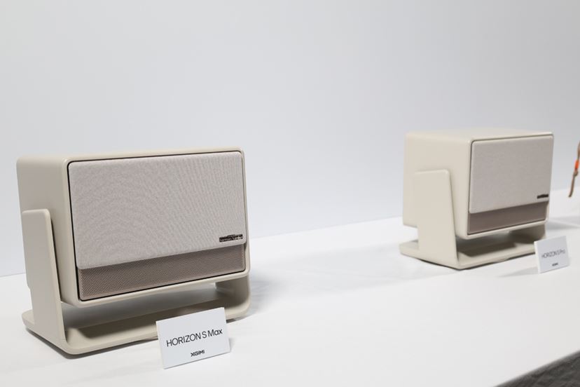 スタンド一体型4モデルが登場！ XGIMIプロジェクターの洗練度がすごい