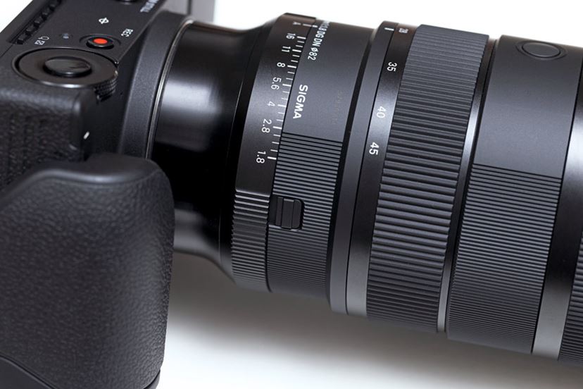 フルサイズでF1.8通し！ 驚きの標準ズーム「28-45mm F1.8 DG DN