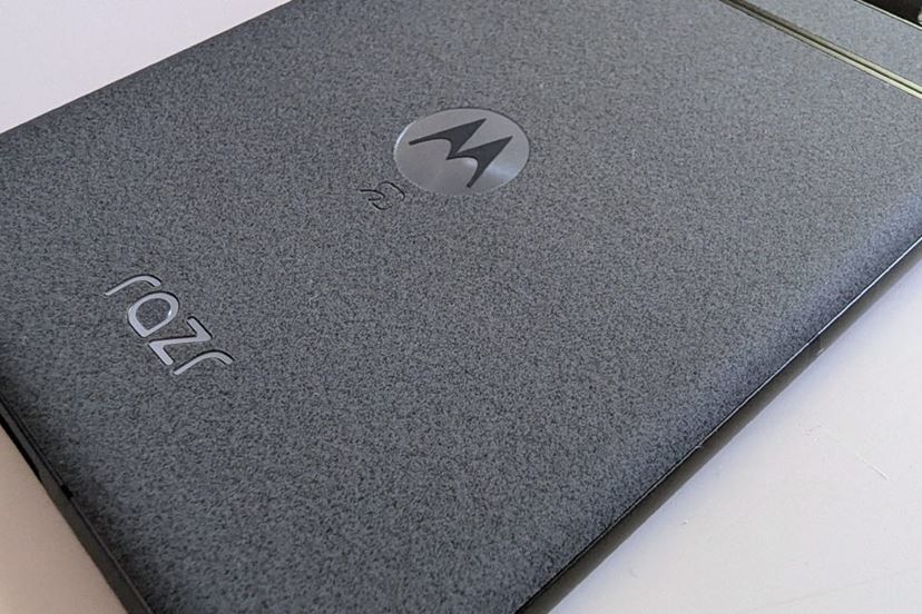 Motorola razr 50s グレー 本体のみ - メルカリ