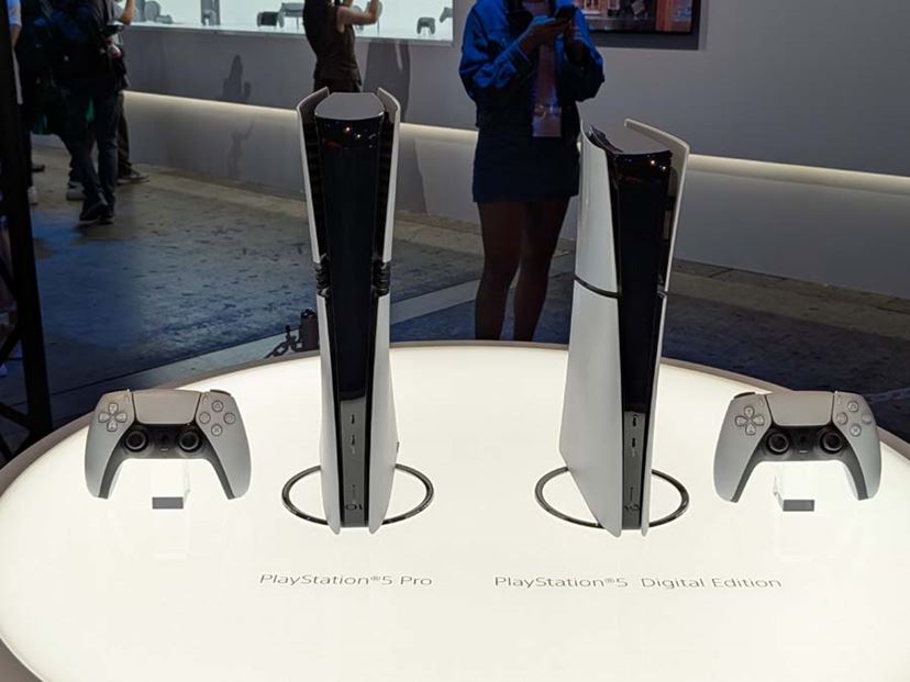 SONY つっぱ PS5 Pro 本体 デジタルエディション