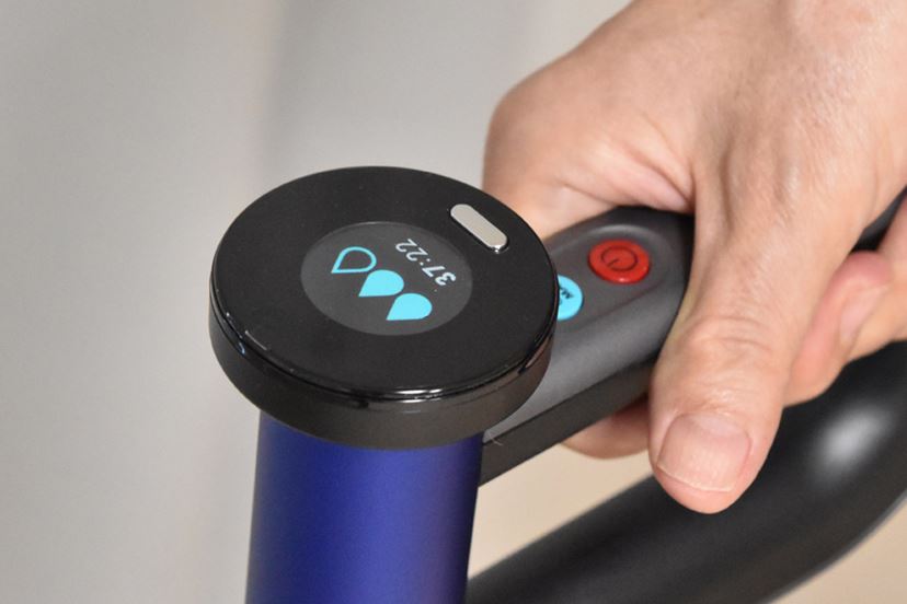 ダイソンの“水拭きを同時にできるコードレス掃除機”って実際 ダイソンの“水拭きを同時にできるコードレス掃除機”って実際