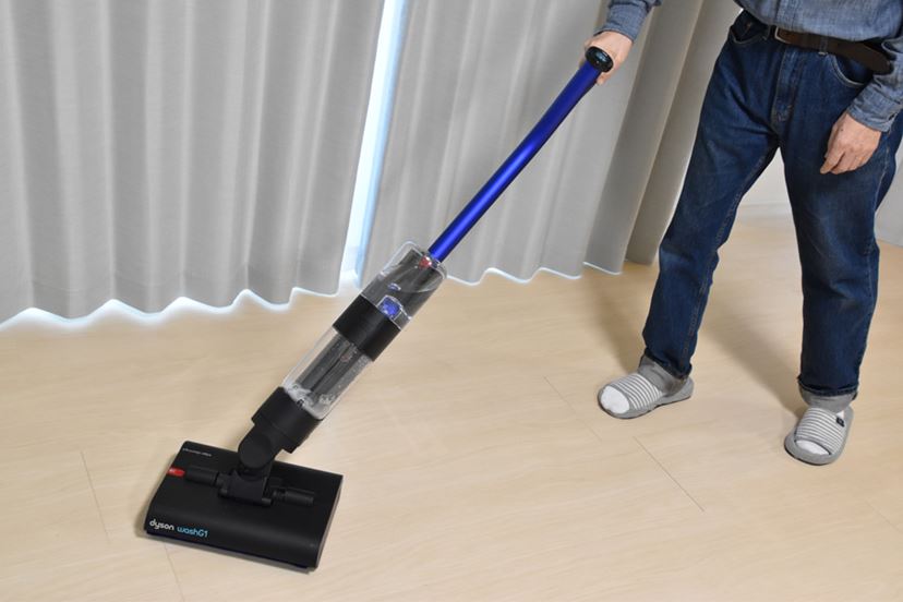 ダイソンの“水拭きを同時にできるコードレス掃除機”って実際どうなの？ 「Dyson WashG1」徹底レビュー - 価格.comマガジン