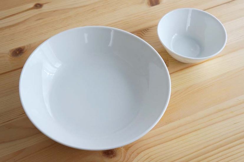 洗わなくていい”お皿!? 水だけで汚れが落ちる革命的な食器の実力を検証