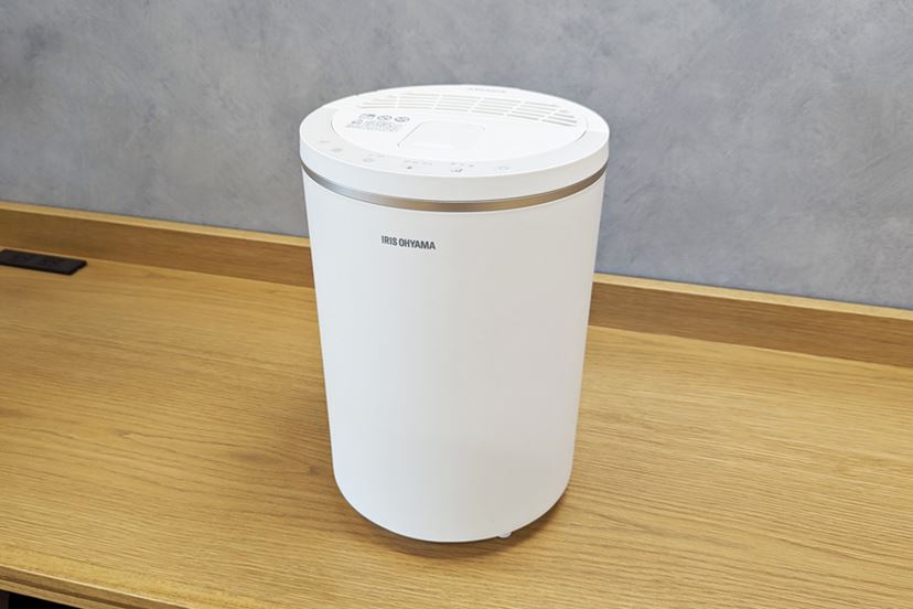 象印 加湿器＋アイリスオーヤマ カラリエ 象印と迷うくらいいい！ タンクを取り外して洗えるアイリスオーヤマの