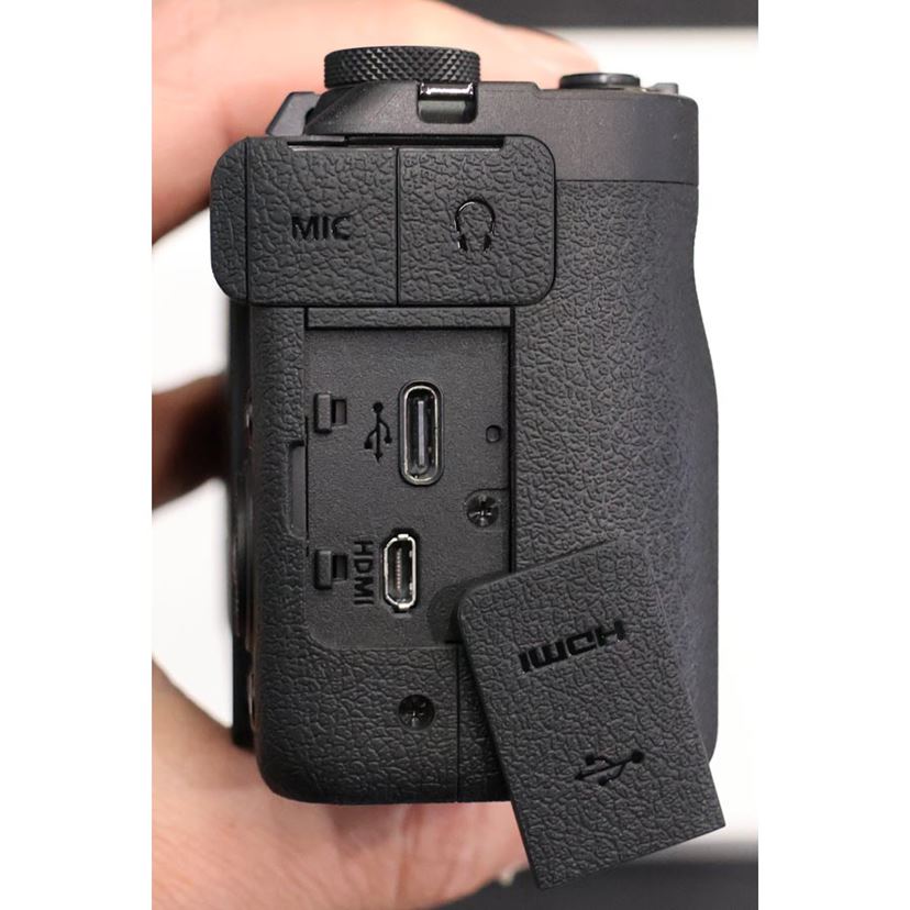 キヤノン「PowerShot V1」誕生！ 1.4型センサー搭載で動画も静止画も