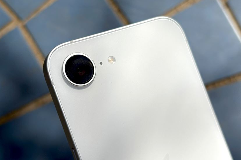 iPhone 16e」速攻レビュー、Apple Intelligenceが使えるいちばん安い