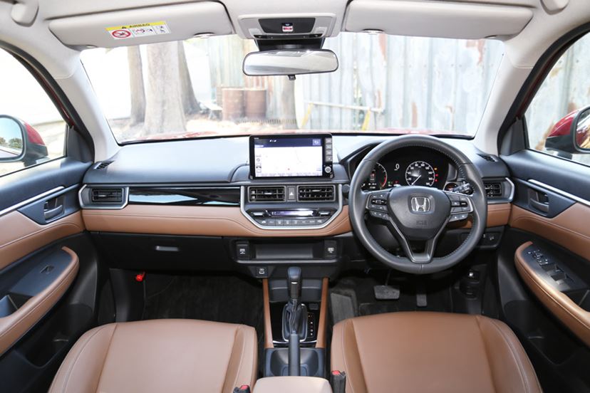 ホンダ「WR-V」発売1年で早くも進化！市場の声で質感向上、黒の