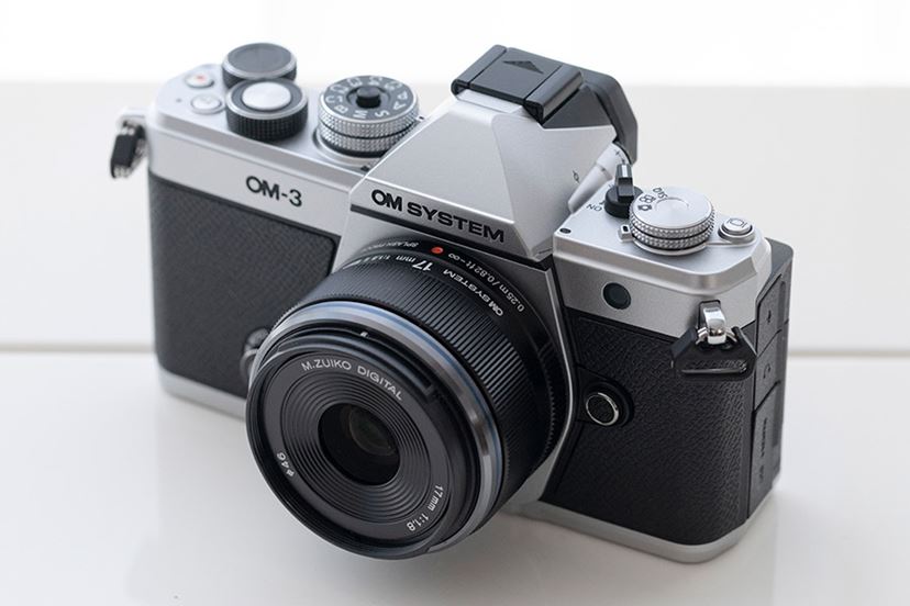 スタイリッシュな「OM SYSTEM OM-3」とともに小田原の“早咲きの