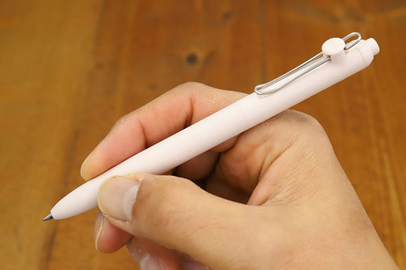 売り切れ続出！ 水性インクの欠点を覆した「ユニボール ゼント