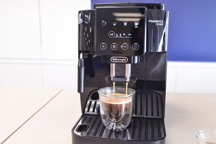 デロンギ エスプレッソマシン ブラック マグニフィカS Amazon | De'Longhi (デロンギ) 全自動コーヒーマシン