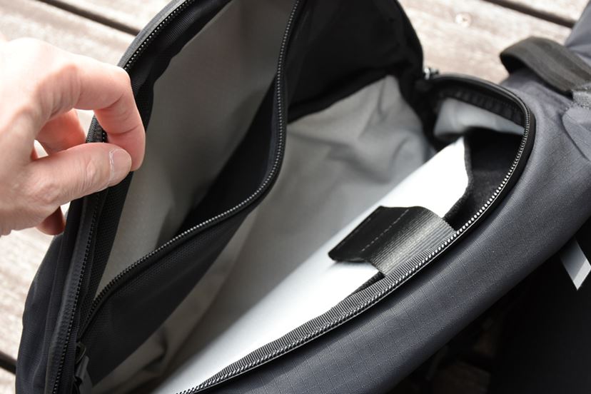 右or左はお好みで！ ボディバッグの“斜め掛け問題”はアルパカの