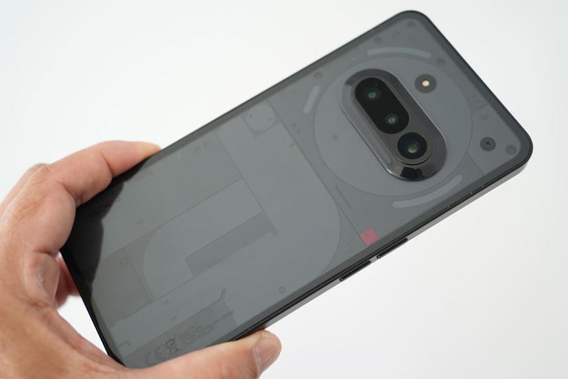 買って損なし”の実力派「Nothing Phone（3a）」はデザインも中身も