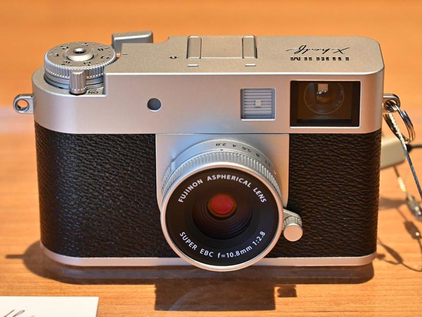 Amazon | 富士フイルム(FUJIFILM) コンパクトデジタルカメラ X