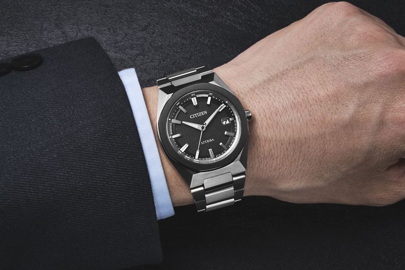 チタン時計55周年！ シチズン「アテッサ」の傑作オクタゴンでスマート
