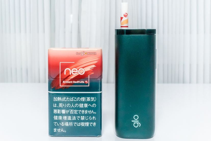 桃とチェリーのジューシーさ極まる「glo」のカプセルメンソール「ネオ