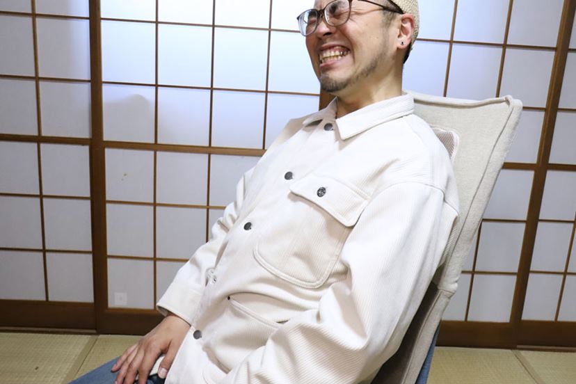 寝ても座っても使える！ 3つ折り式マッサージシートが変幻自在で快適