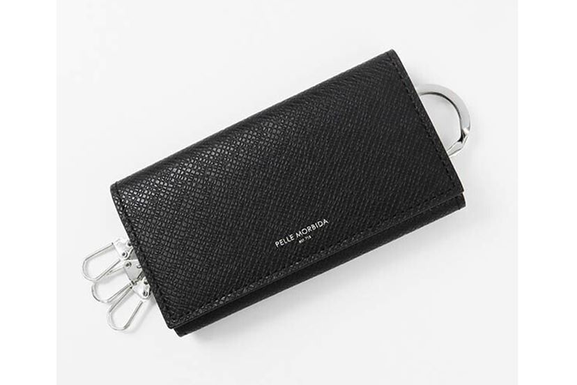 SAINT LAURENT ブラック レザー キーケース　ロゴ刻印　ユニセックス SAINT LAURENT ブラック レザー キーケース ロゴ刻印 ユニ