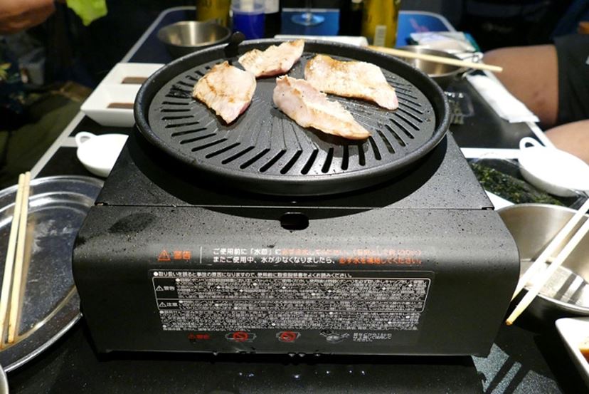 おうち焼肉の最適解！ イワタニの新作「やきまるスリム」で煙も