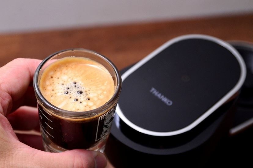 エスプレッソマシン」の“Z世代”!? 超小型だけど本格派な新モデルを飲み
