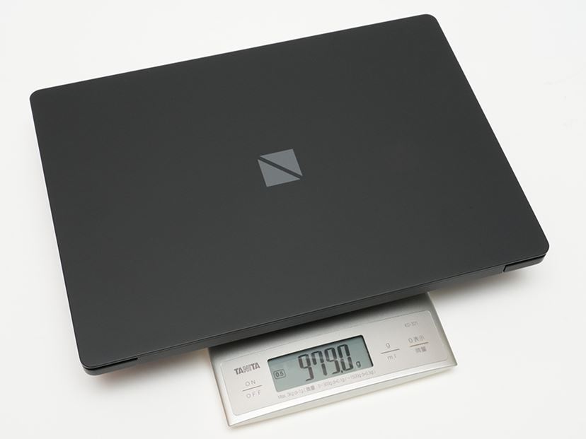 1kg切りで20時間駆動！ NECの本格モバイルPC「LAVIE NEXTREME