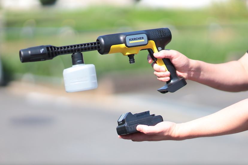 大型SUVを十分に洗車できるか？ ケルヒャーのモバイル高圧洗浄機「OC 5