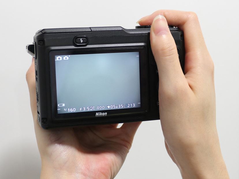 世界初”の防水ミラーレス一眼カメラ「Nikon 1 AW1」を持って登山 世界初”の防水ミラーレス一眼カメラ「Nikon 1 AW1」を持って登山
